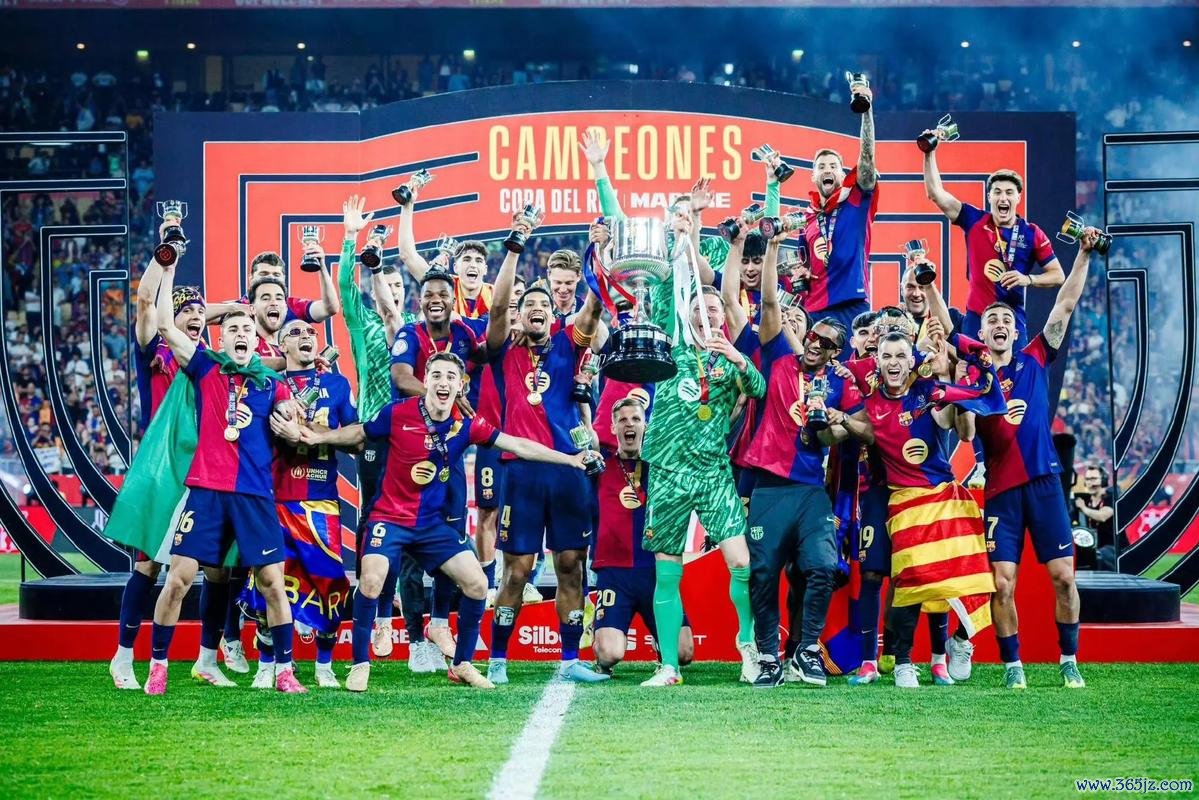 西甲新赛季展望：巴萨皇马争冠，中游队伍激烈角逐