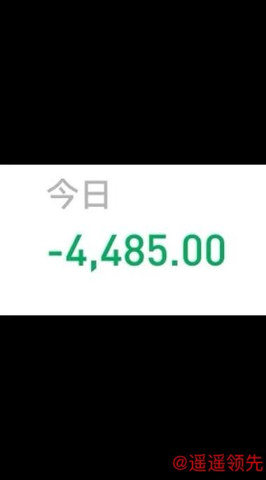 4亿大投入，15胜14负还输球，骑士老板心凉了，买人多钱少用成烧钱怪圈，阵容拖累财务风险凸显，真能靠大合同翻身？