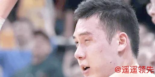 肘击李金效面部！周琦被停赛两场 罚款10万元